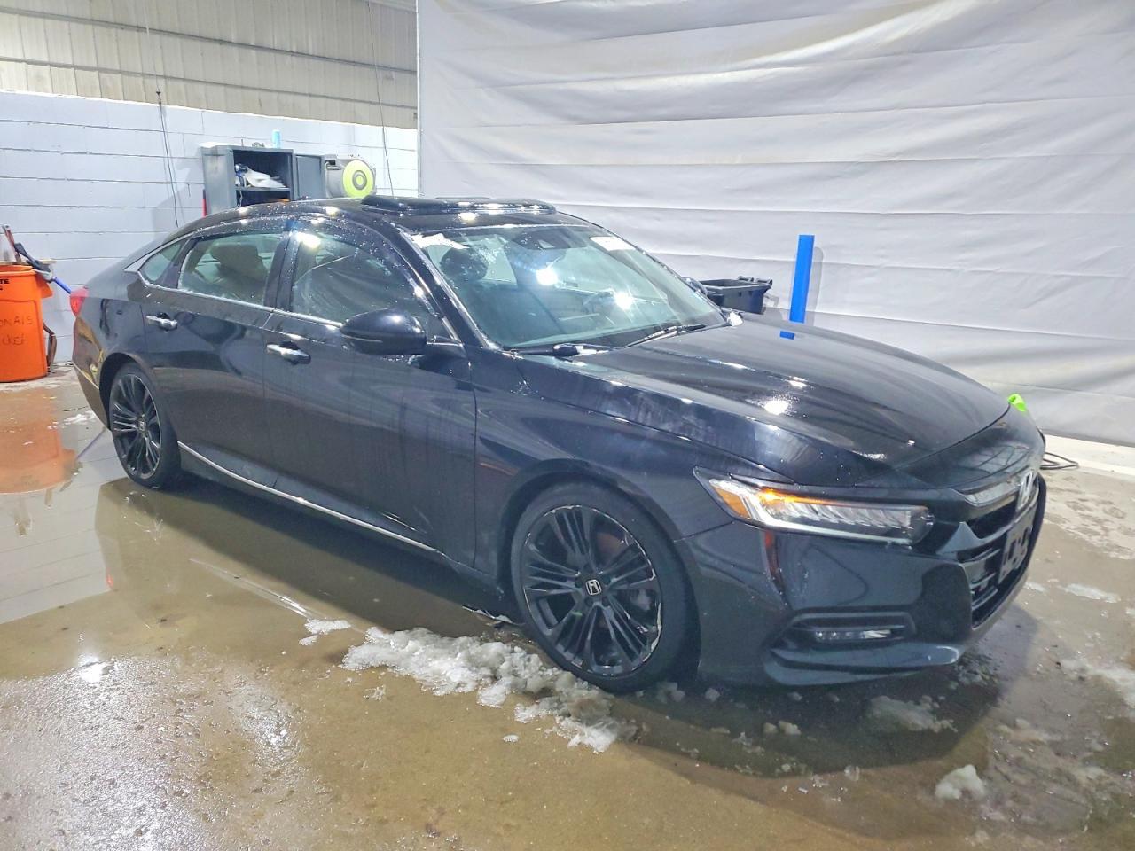 2018 Honda Accord Touring - Image 4