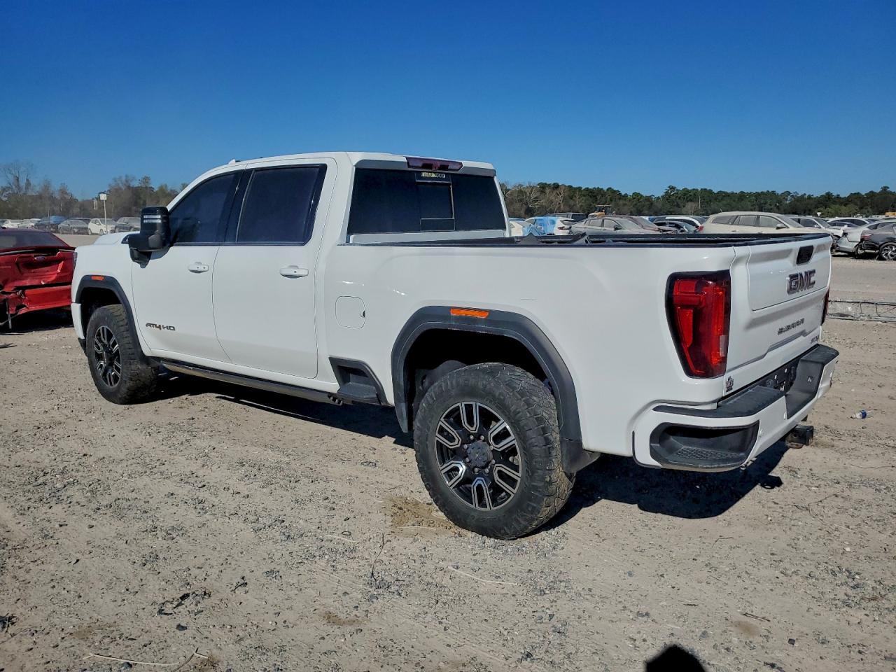 2022 GMC Sierra K2500 At4 - Фото 2