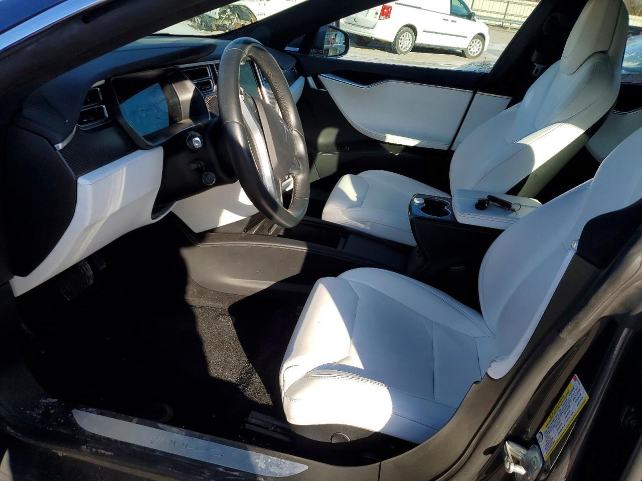 2017 Tesla Model S - Image 7