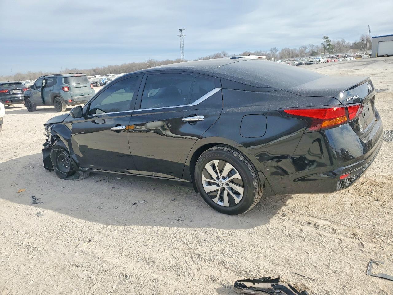2025 Nissan Altima S - Фото 2