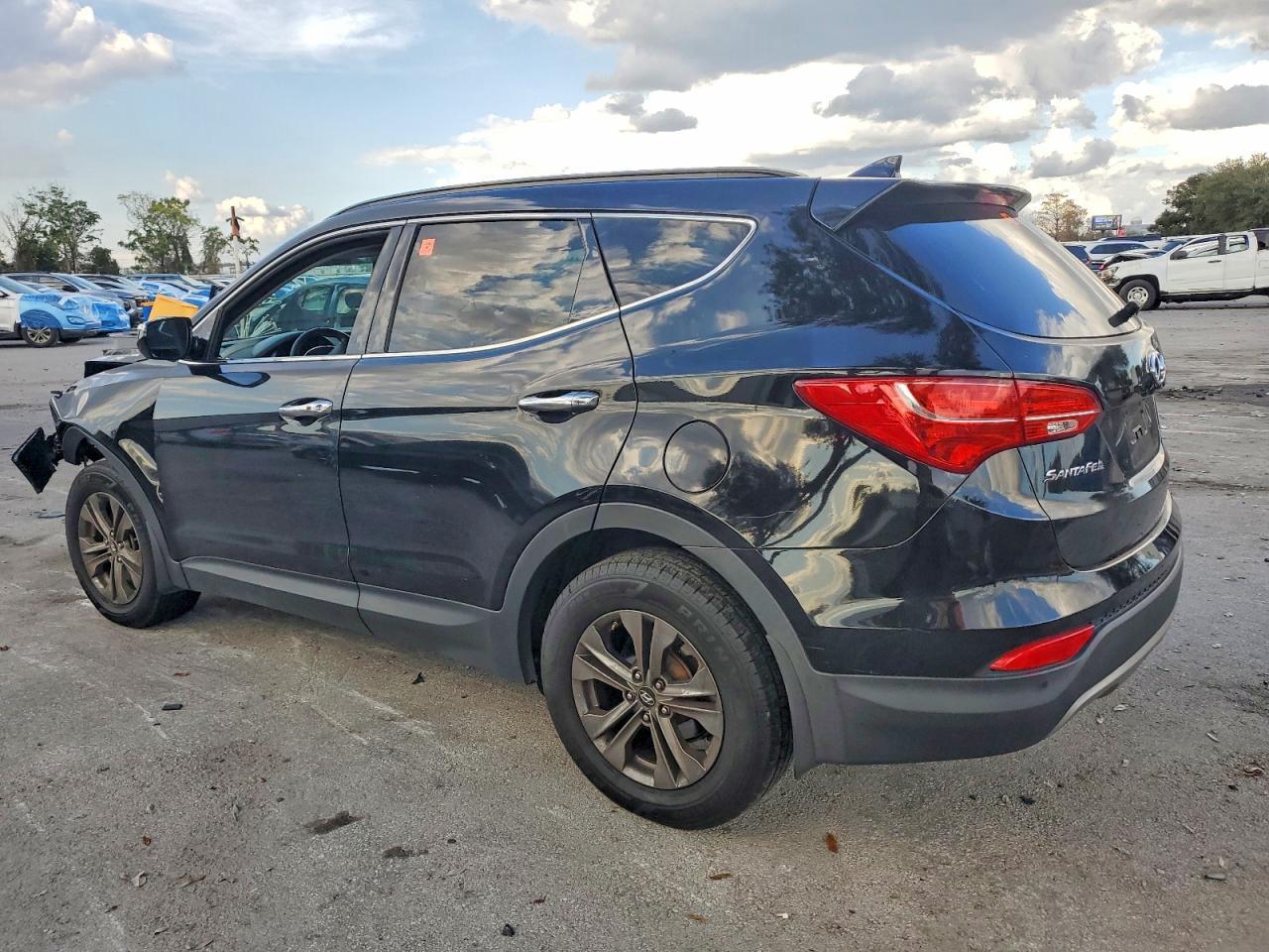 2014 Hyundai Santa Fe Sport - Image 2