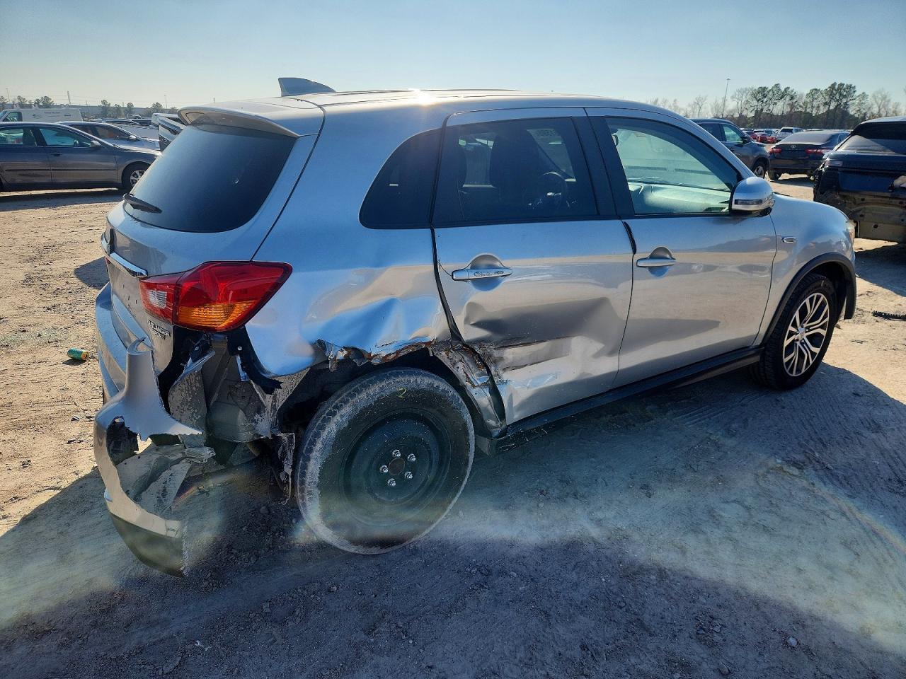 2019 Mitsubishi Outlander Sport Es - Image 3