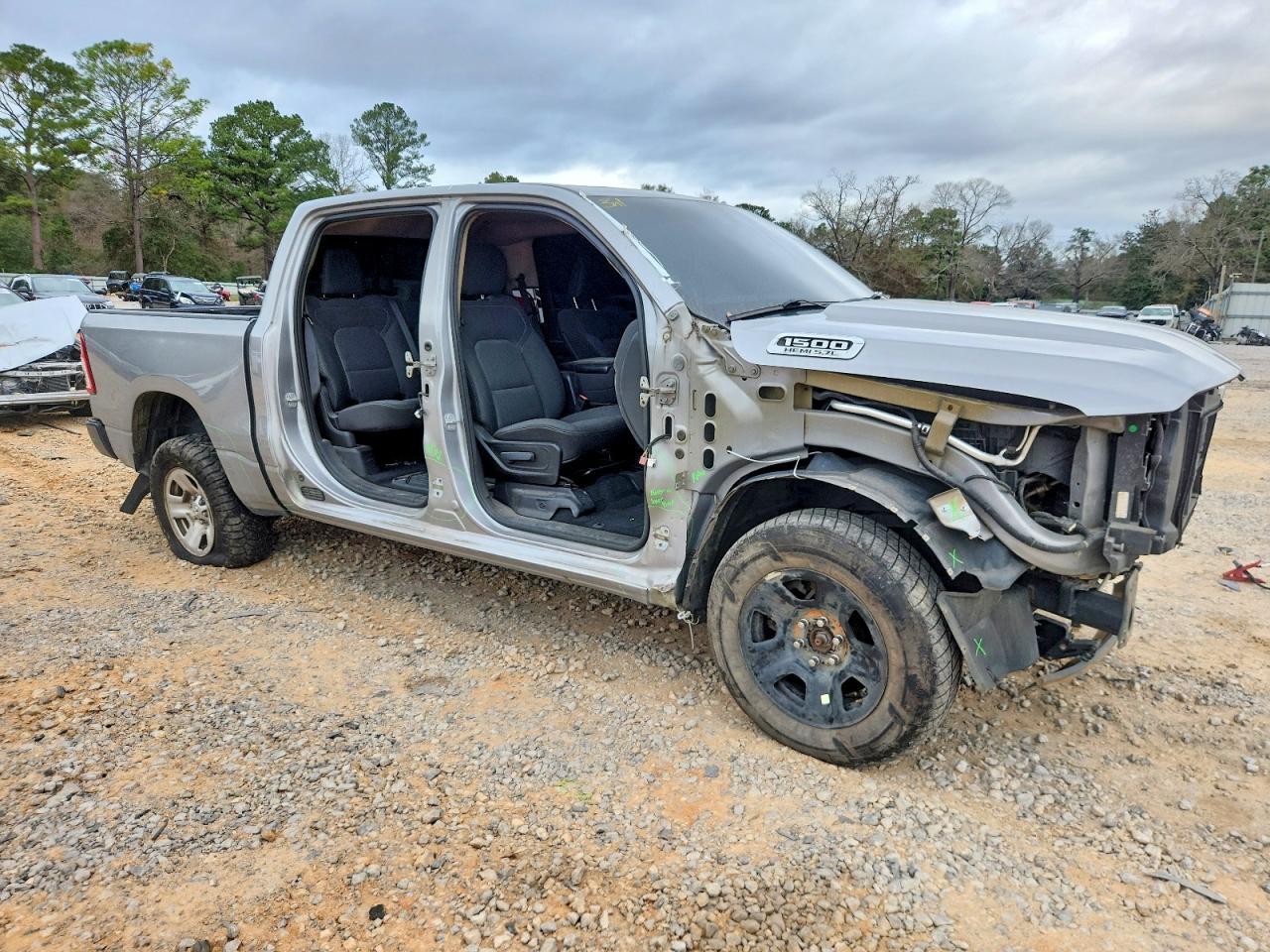 2019 Ram 1500 Tradesman - Фото 4