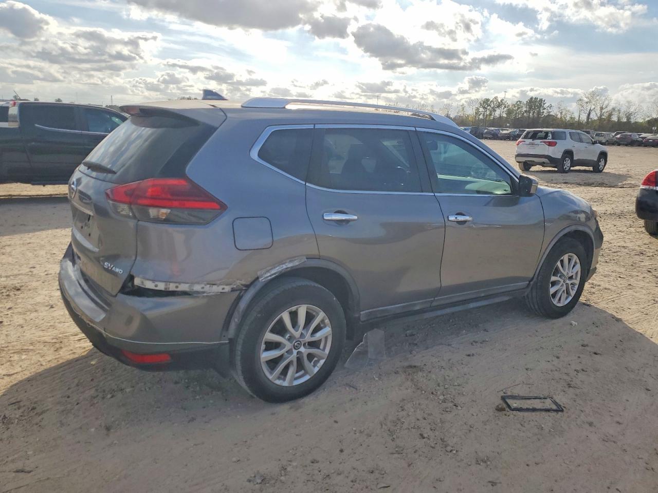 2017 Nissan Rogue S - Фото 3