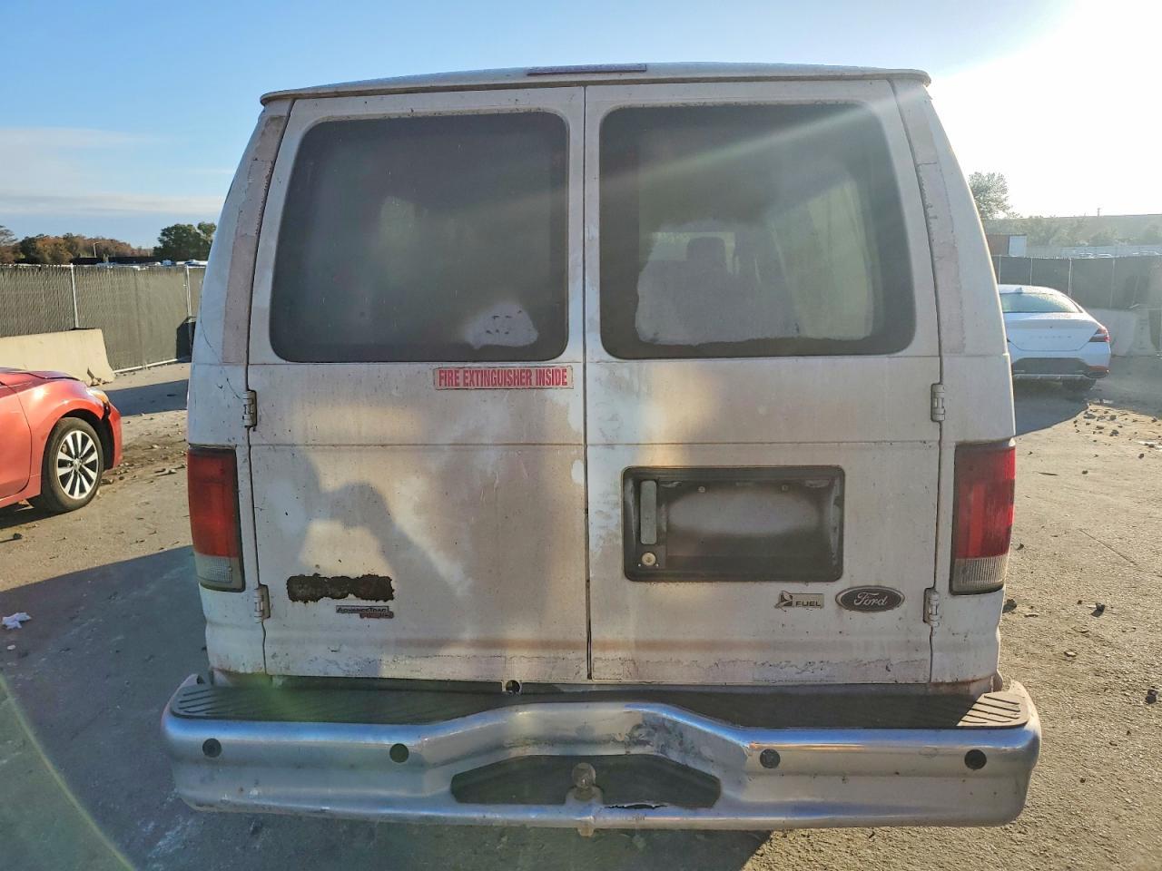 2012 Ford Econoline E350 Super Duty Wagon - Фото 6