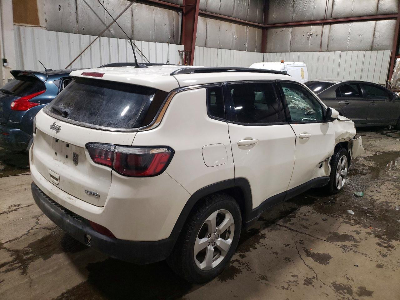 2018 Jeep Compass Latitude - Image 3