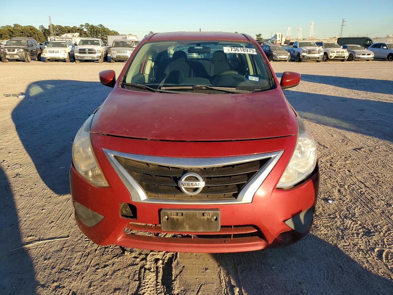 2015 Nissan Versa S - Фото 5