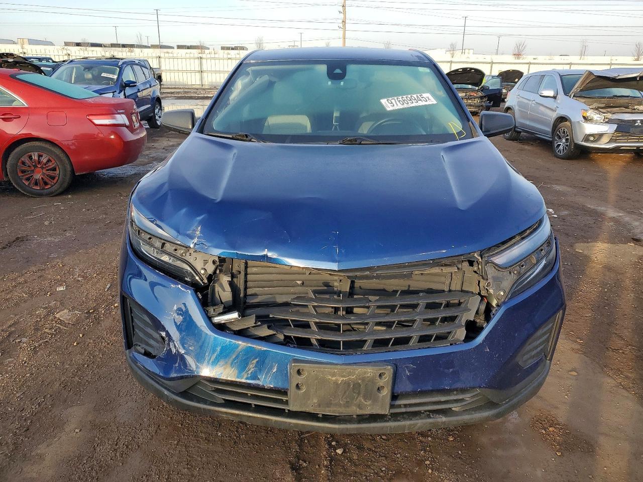 2022 Chev Equinox Ls - Фото 5