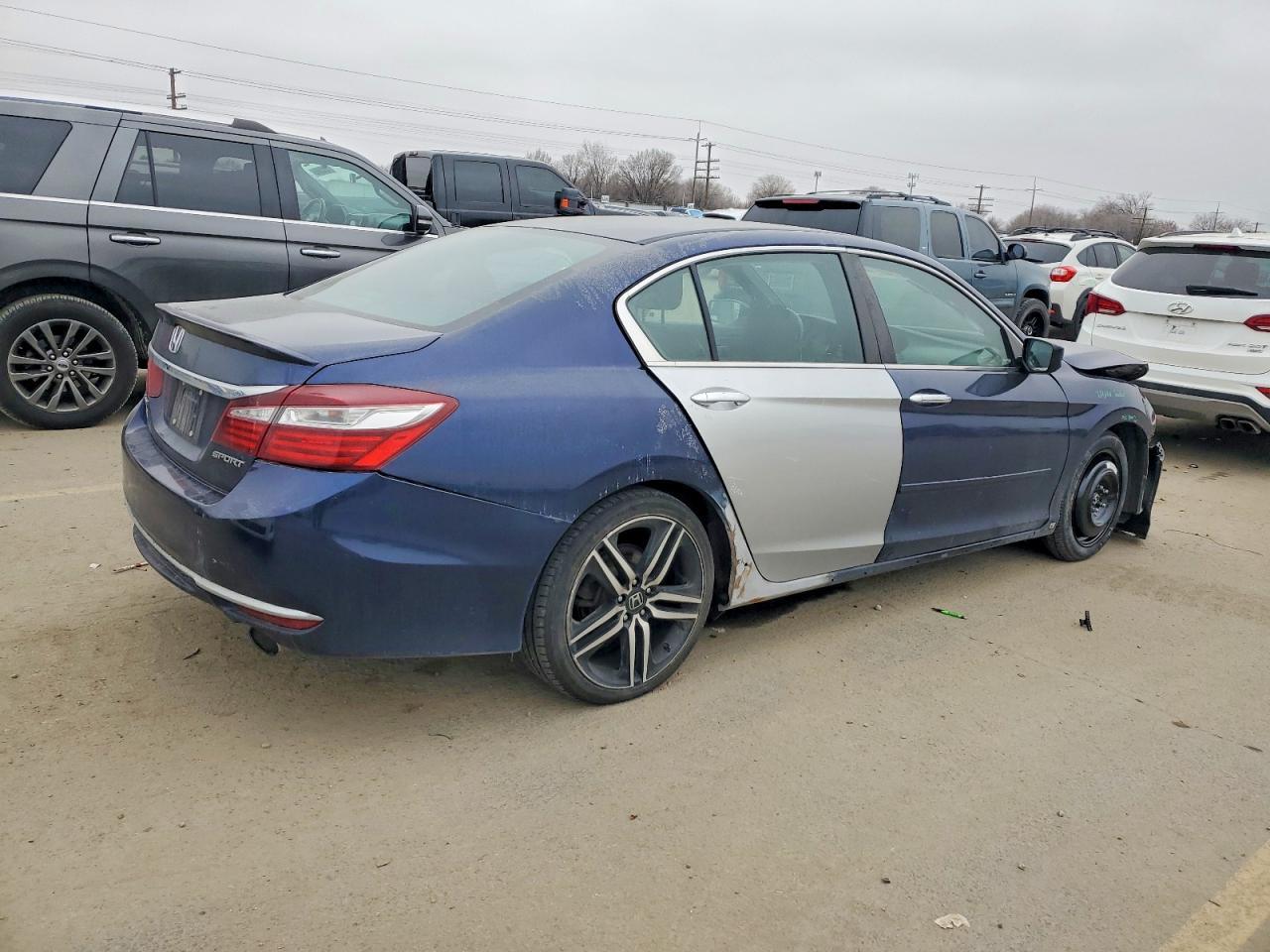 2017 Honda Accord Sport - Image 3