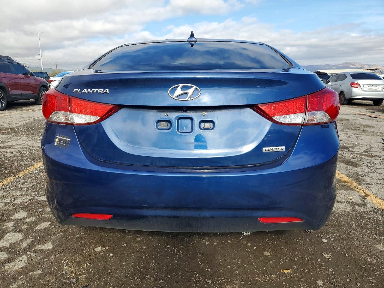 2013 Hyundai Elantra Limited - Image 6
