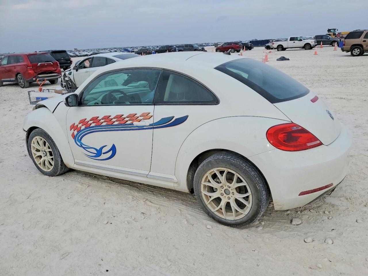 2013 Volkswagen Beetle - Image 2
