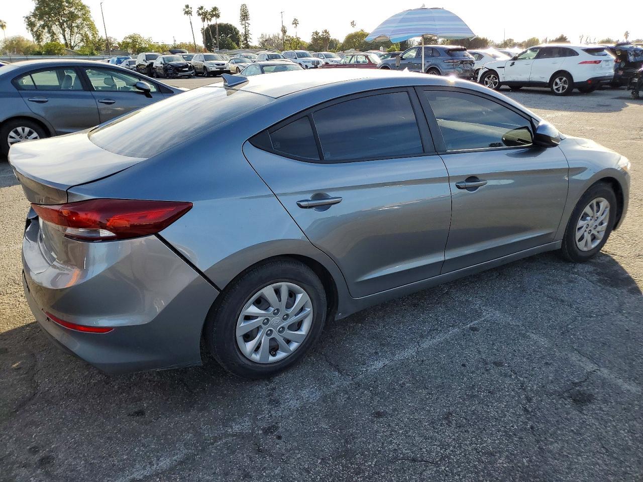 2017 Hyundai Elantra Se - Image 3