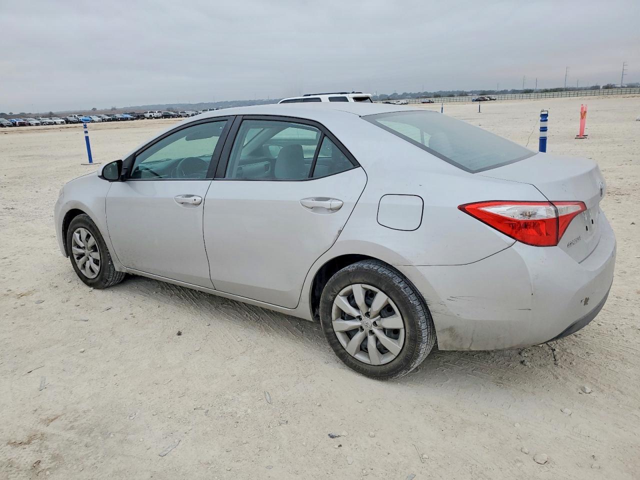 2014 Toyota Corolla L - Фото 2