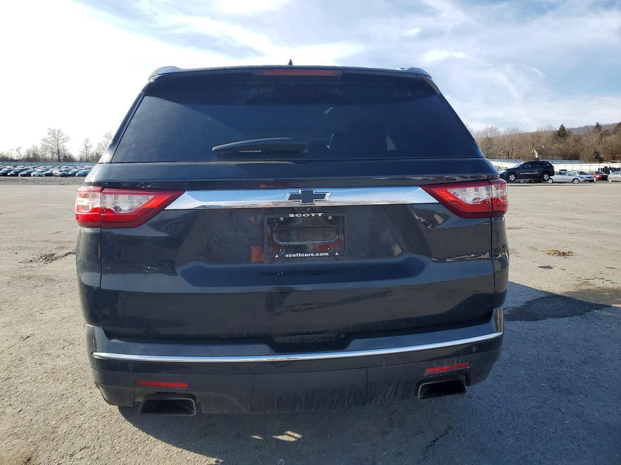 2018 Chevrolet Traverse Premier - Image 6
