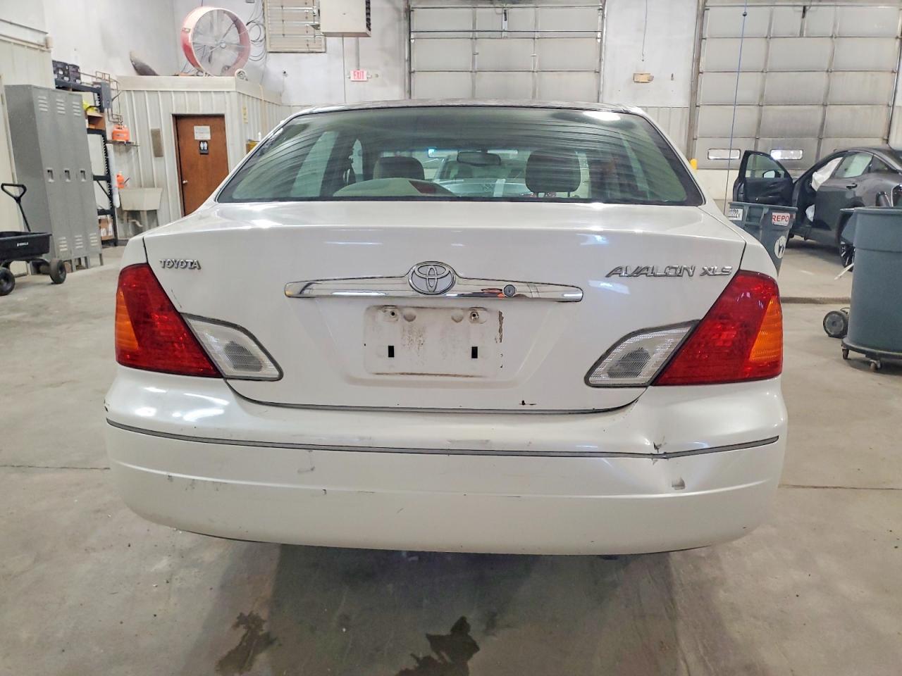 2001 Toyota Avalon 4D - Фото 6