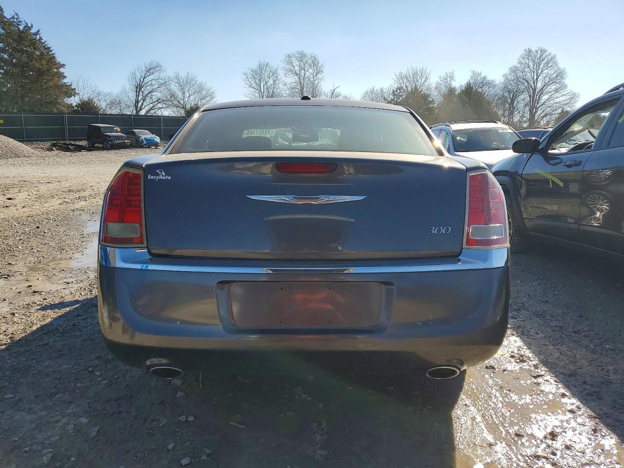 2013 Chrysler 300 - Image 6