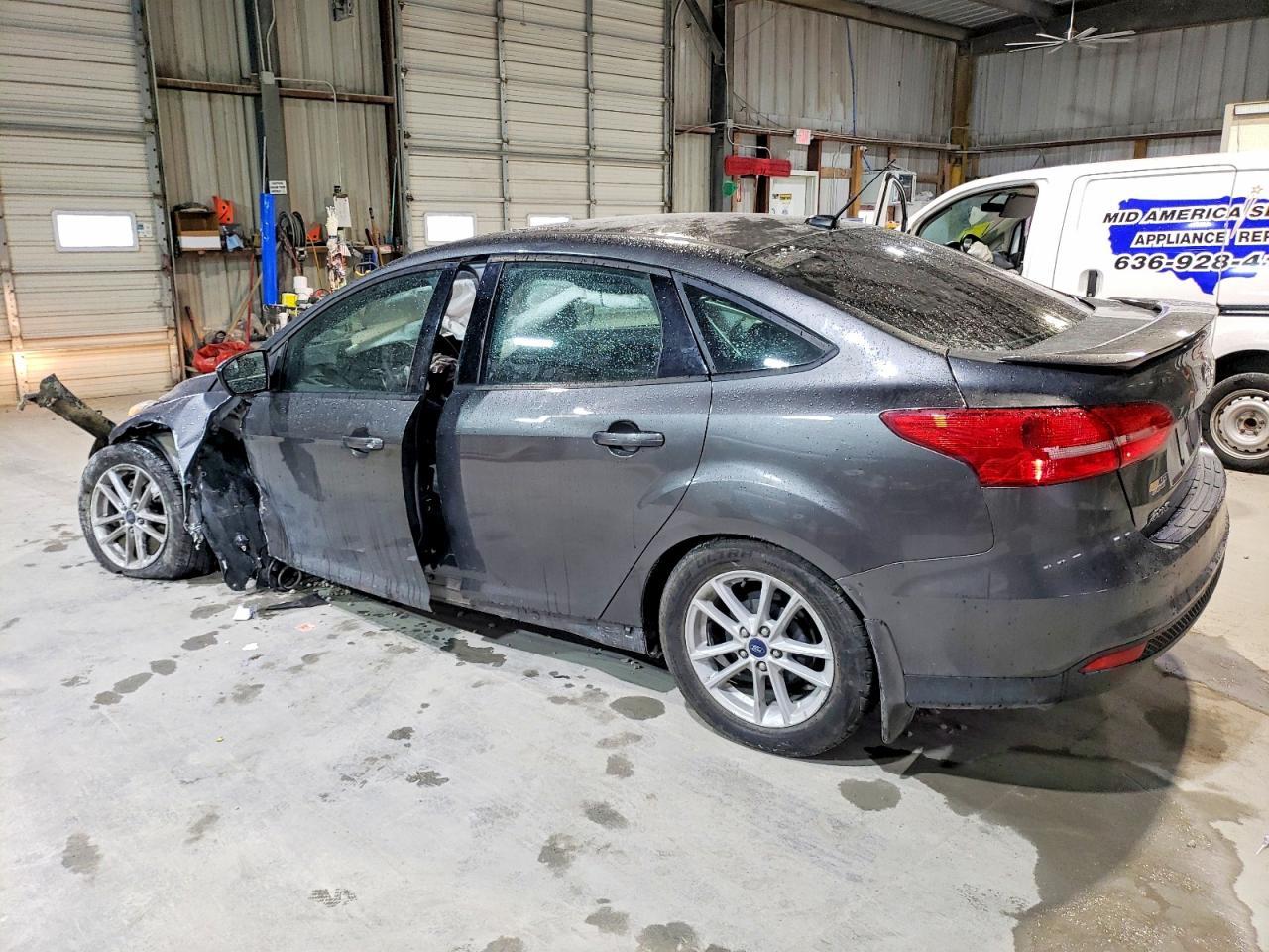 2018 Ford Focus Se - Image 2