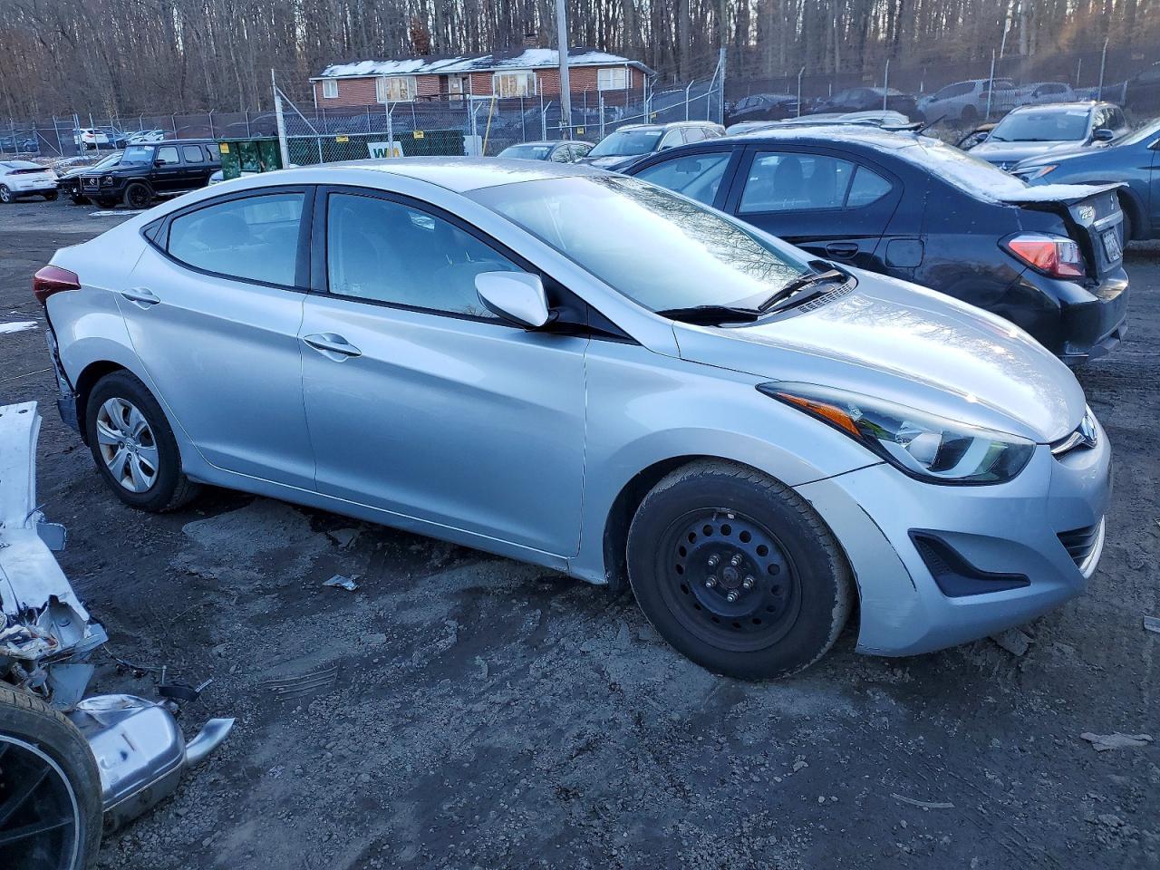 2016 Hyundai Elantra Se - Фото 4