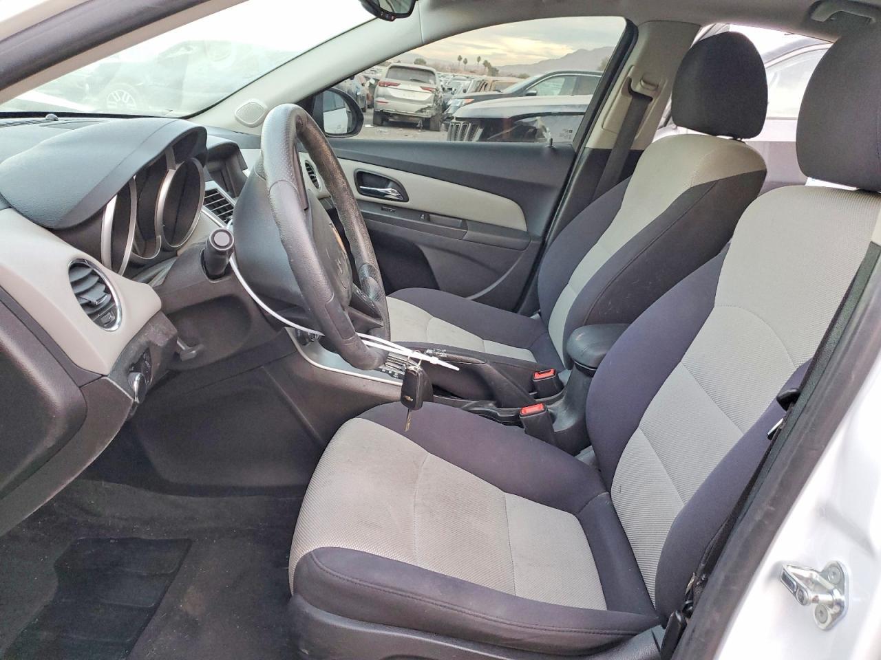 2015 Chevrolet Cruze Ls - Фото 7