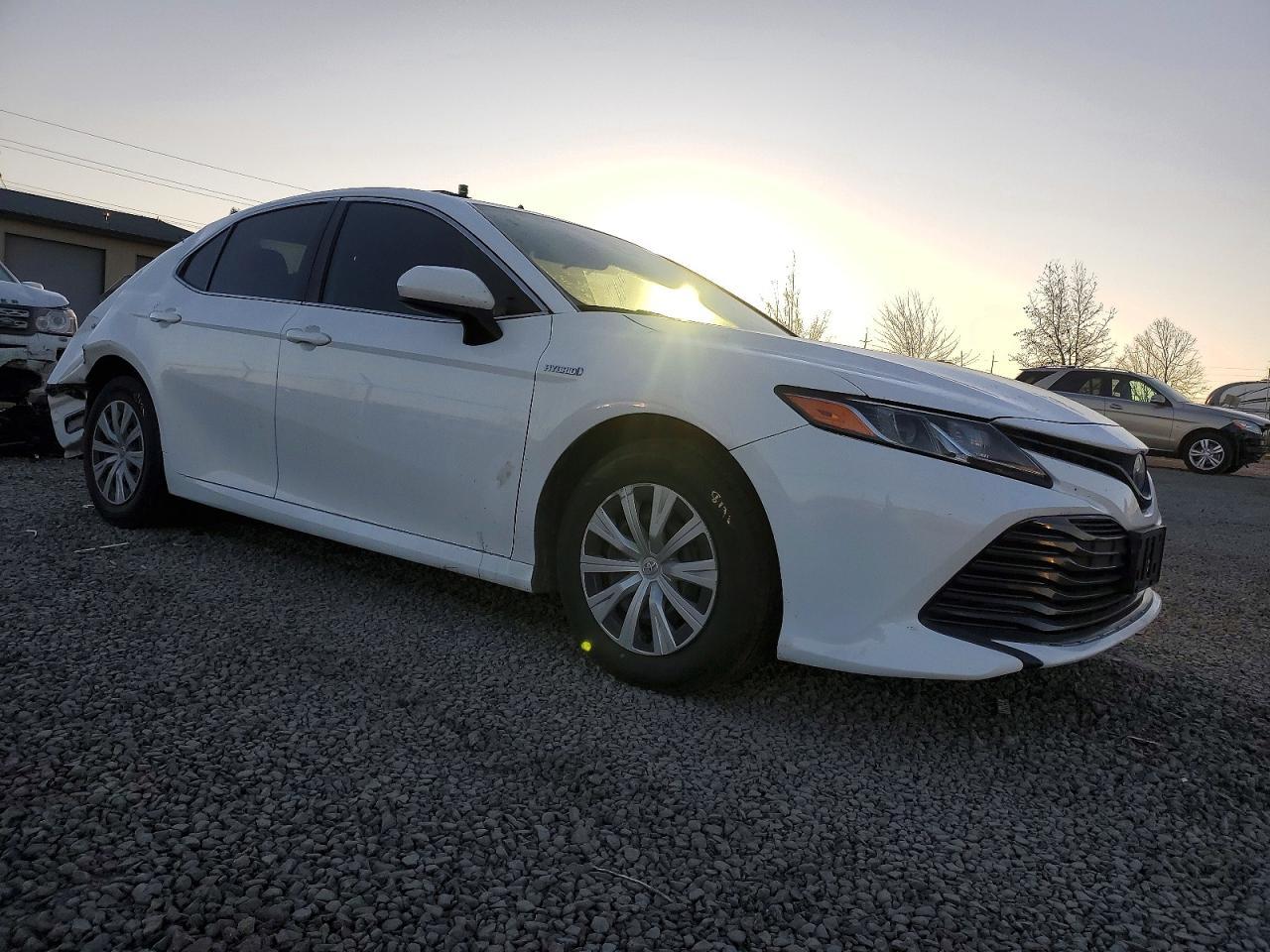 2019 Toyota Camry - Фото 4