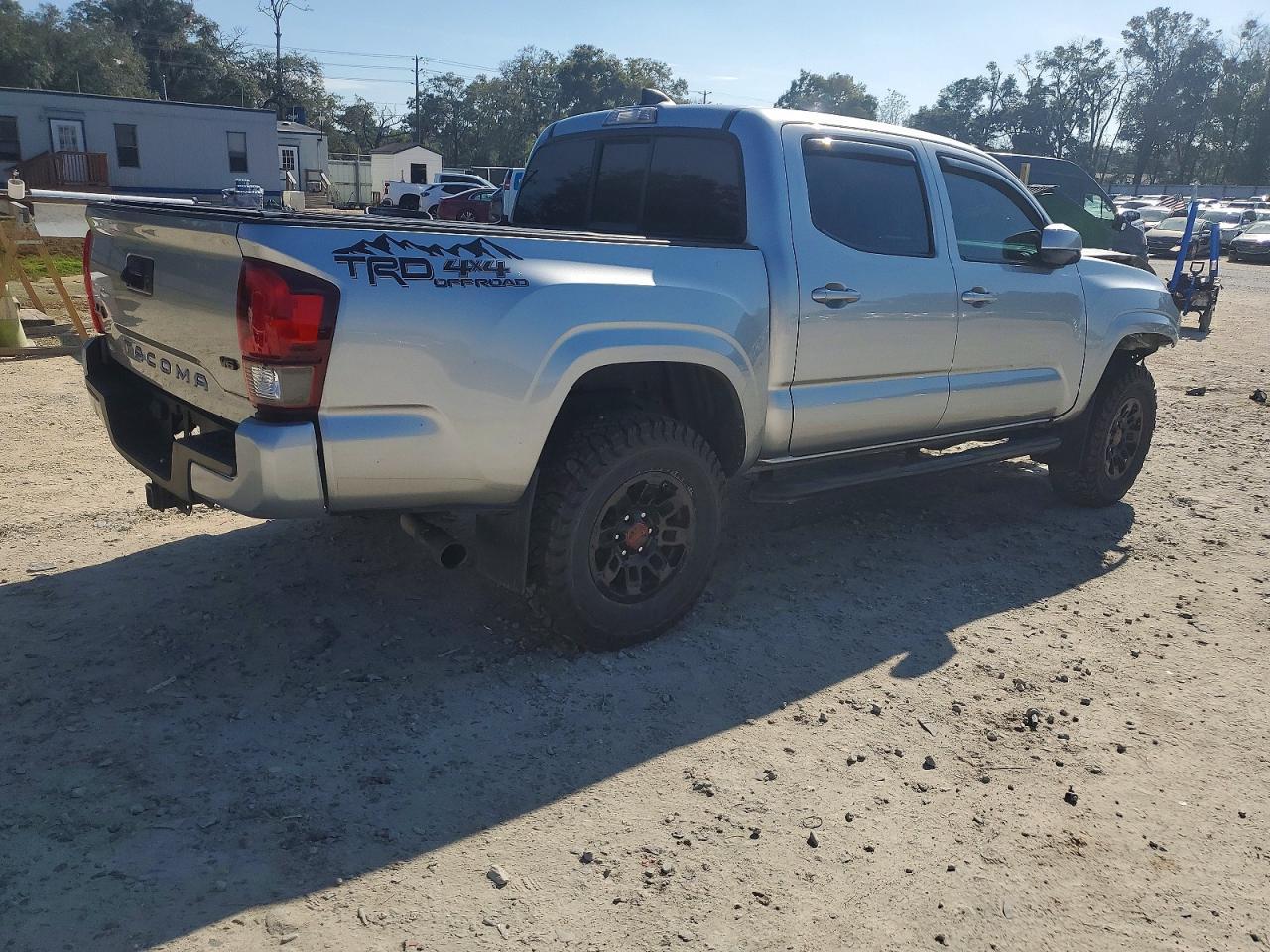 2023 Toyota Tacoma Sr V6 - Фото 3