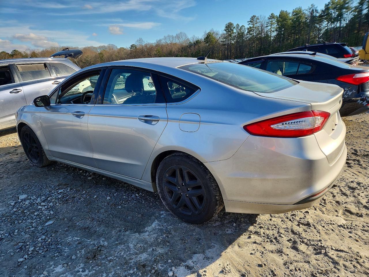 2013 Ford Fusion Se - Фото 2