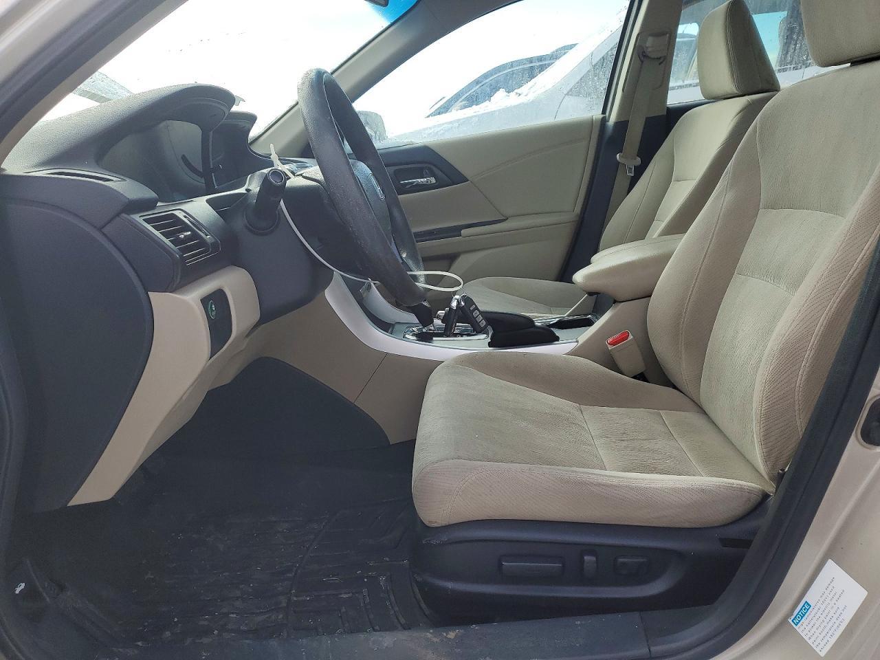 2014 Honda Accord Hybrid - Image 7