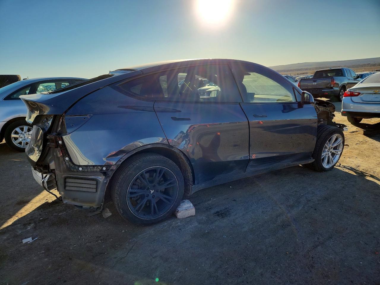 2023 Tesla Model Y - Фото 3