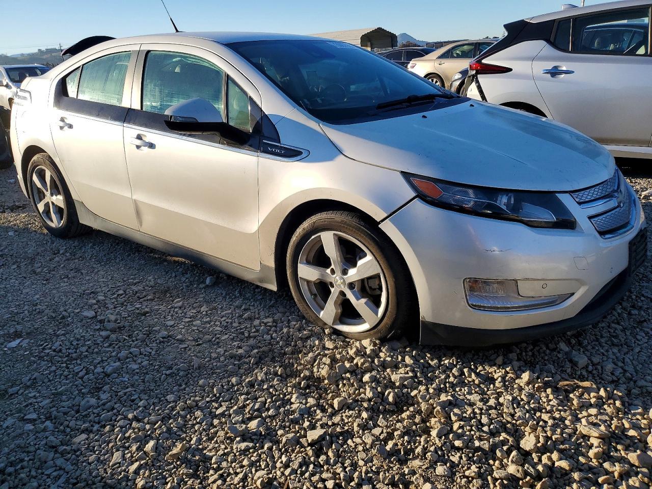 2014 Chevrolet Volt - Image 4