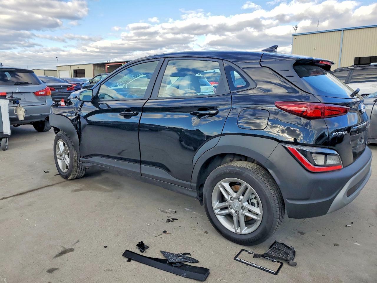 2023 Hyundai Kona Se - Фото 2