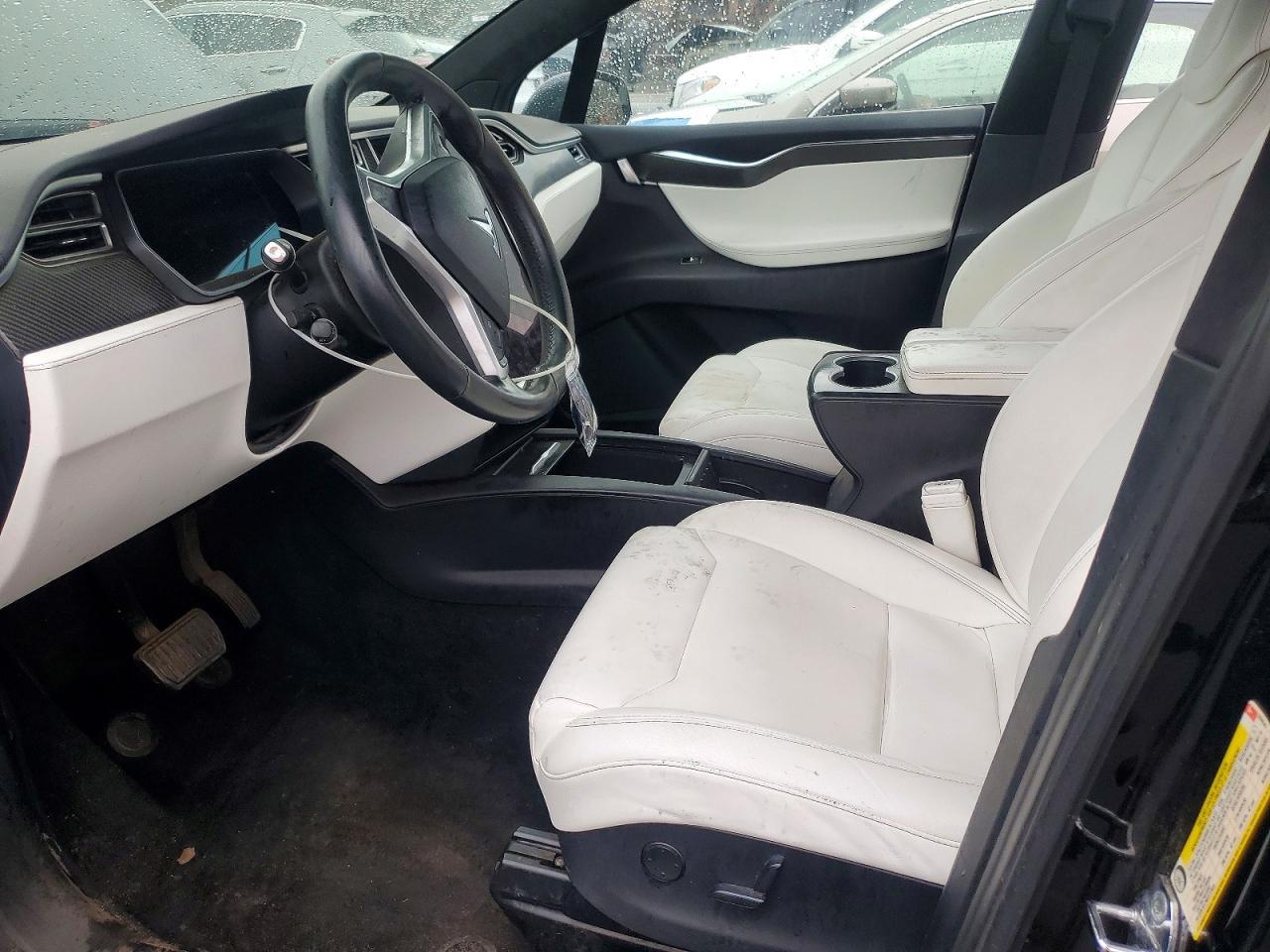 2017 Tesla Model X - Image 7