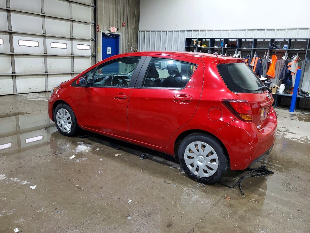 2017 Toyota Yaris 5-Door L - Фото 2