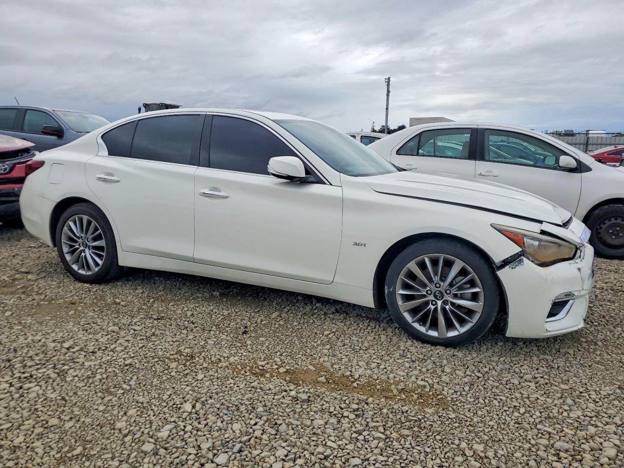 2018 Infiniti Q50 Luxe - Image 4