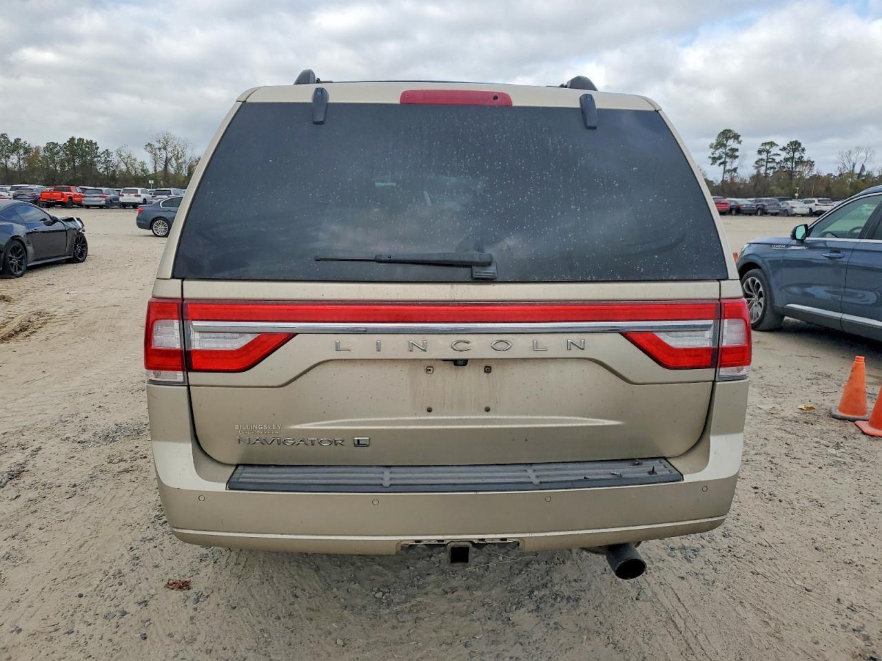 2017 Lincoln Navigator L Select - Image 6