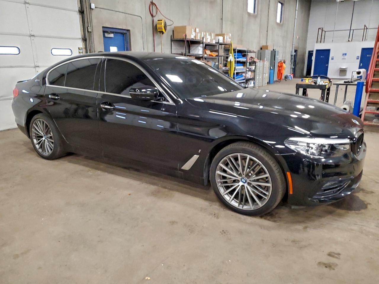 2018 BMW 530E - Image 4