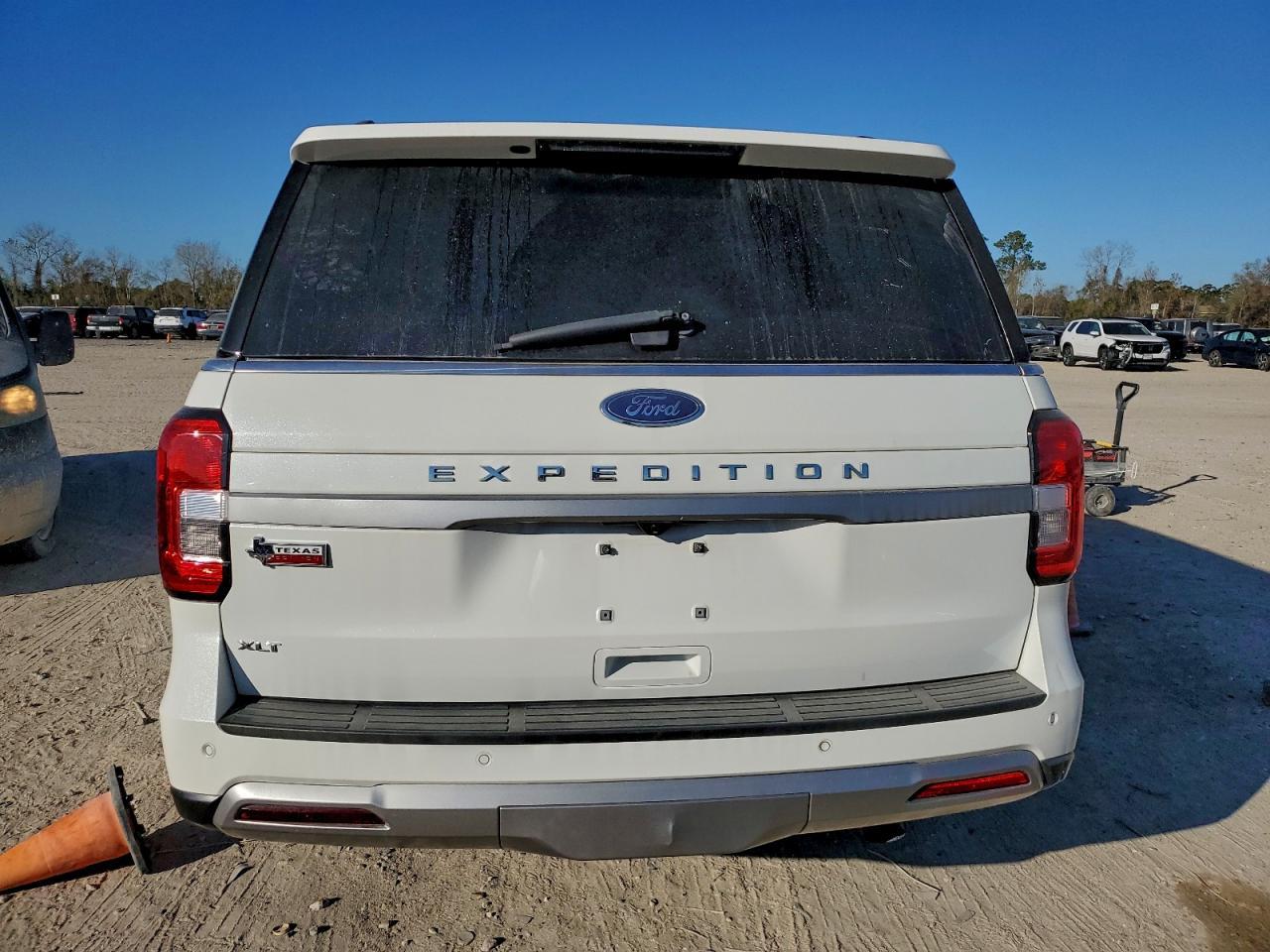 2023 Ford Expedition Xlt - Фото 6