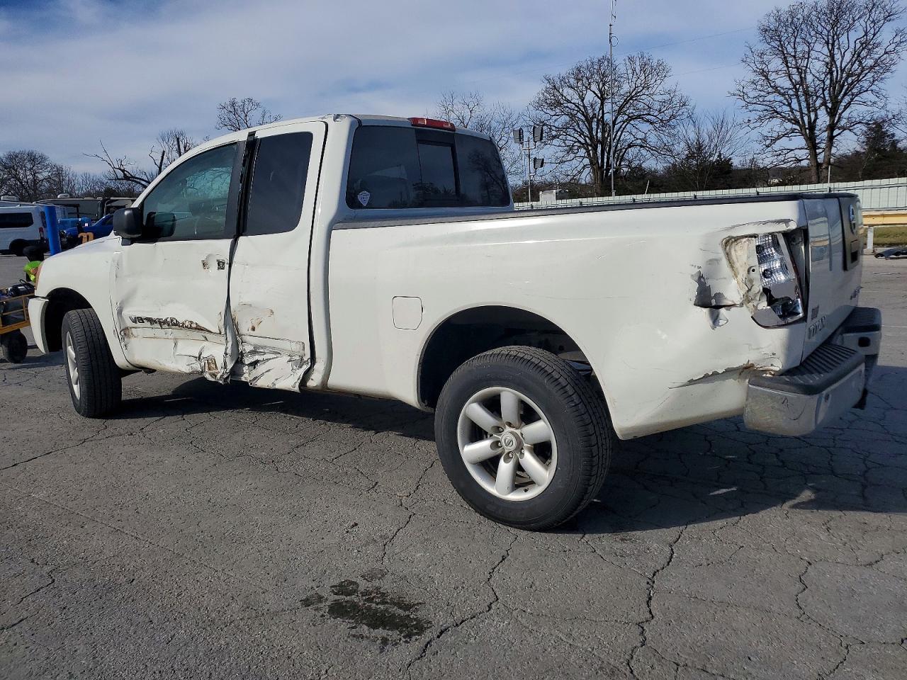2010 Nissan Titan Xe - Image 2