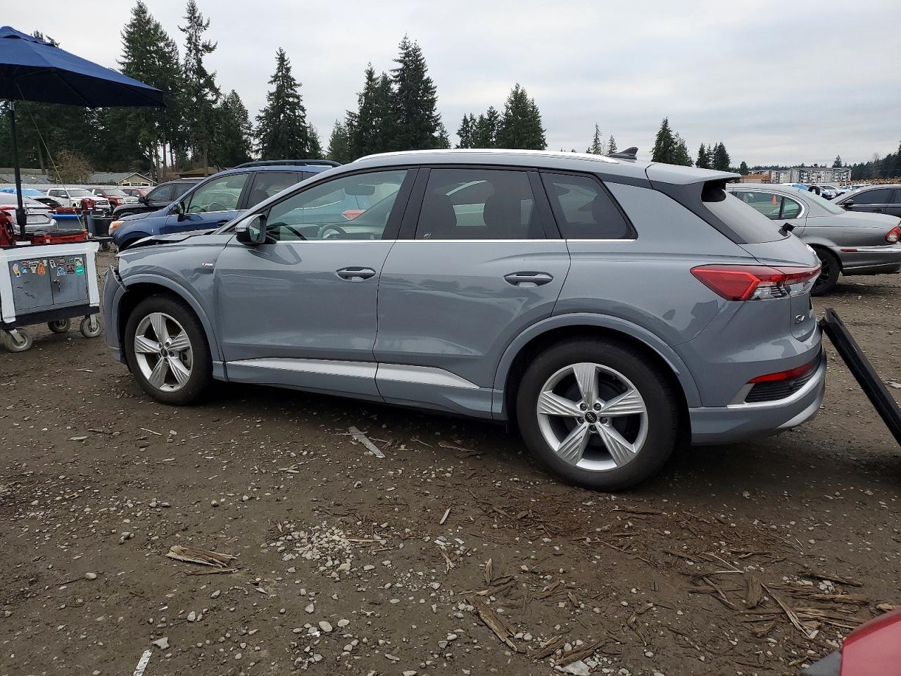 2025 Audi Q4 E-Tron Premium - Фото 2