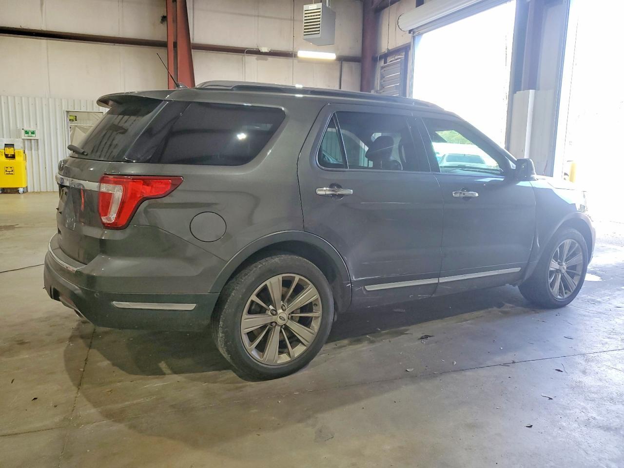 2018 Ford Explorer Limited - Image 3