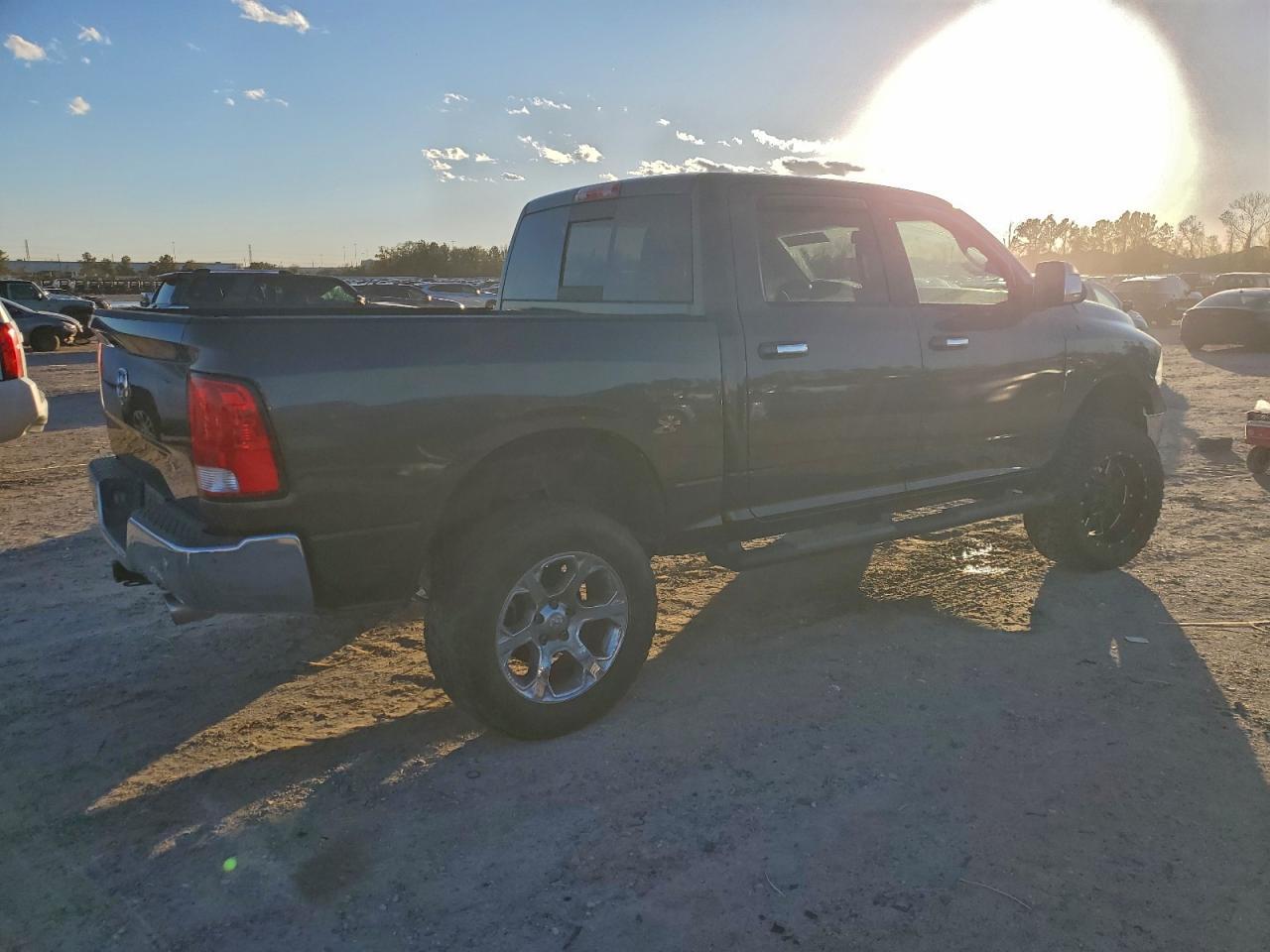 2017 Ram 1500 Slt - Фото 3