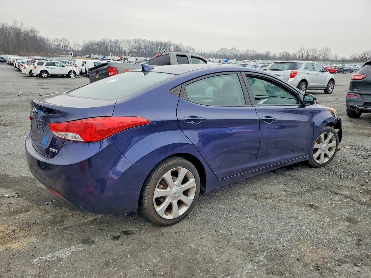 2013 Hyundai Elantra Gls - Image 3