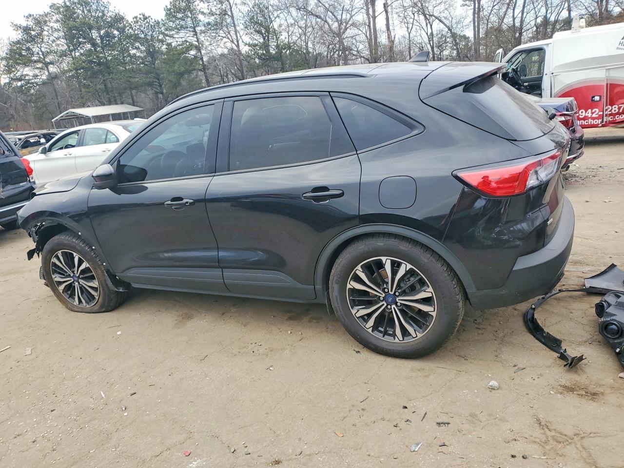 2021 Ford Escape Se - Фото 2