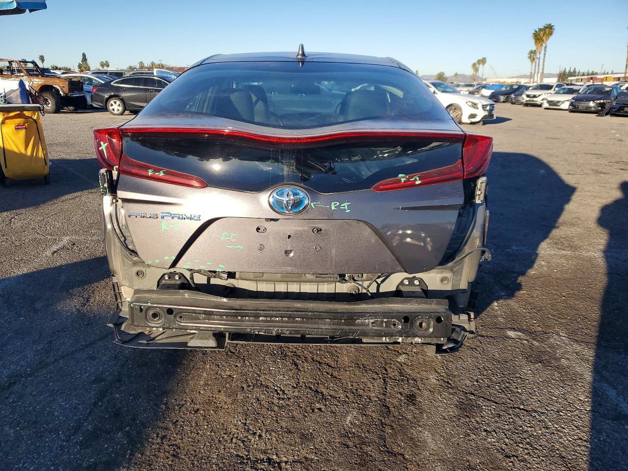 2017 Toyota Prius Prime - Фото 6