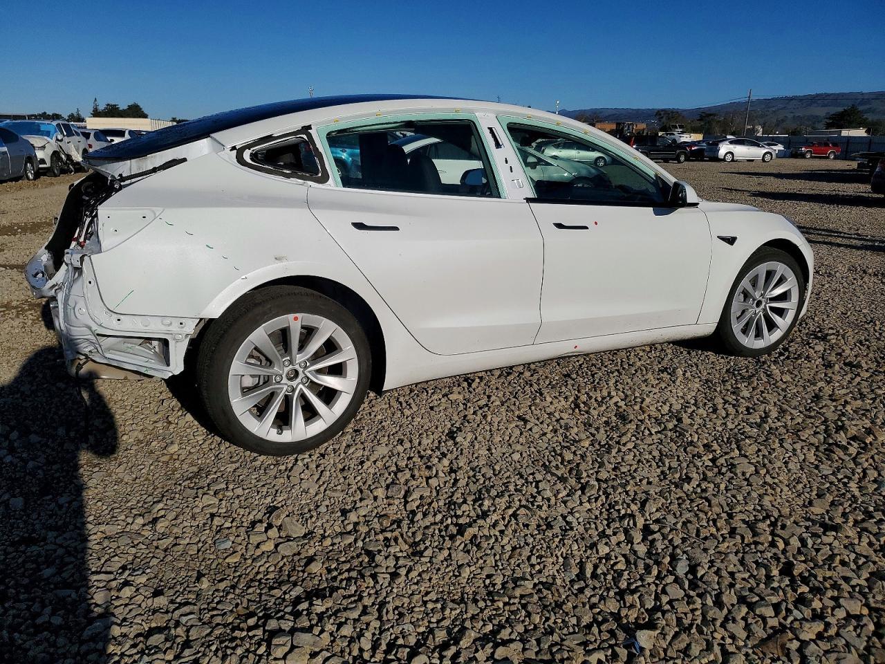 2023 Tesla Model 3 - Фото 3