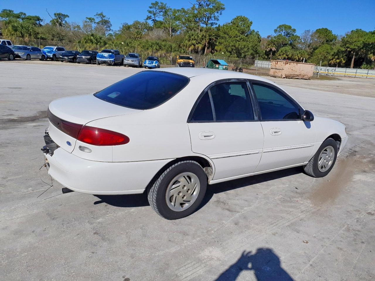 1997 Ford Escort Lx - Фото 3