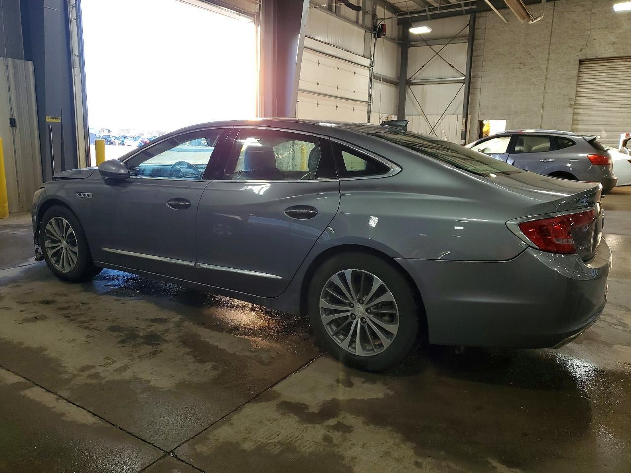 2018 Buick Lacrosse Premium - Фото 2