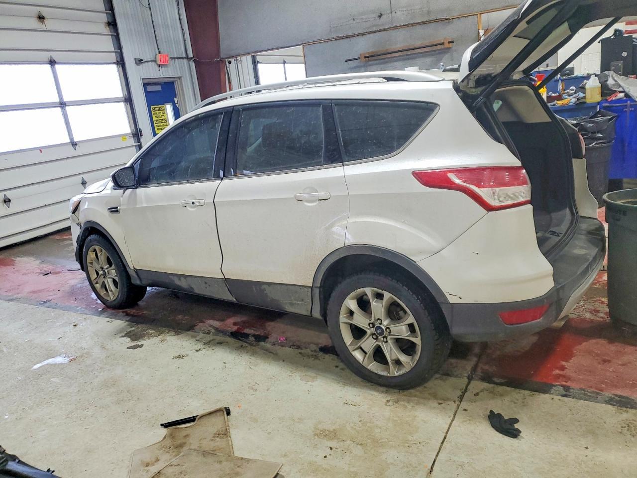 2016 Ford Escape Titanium - Фото 2