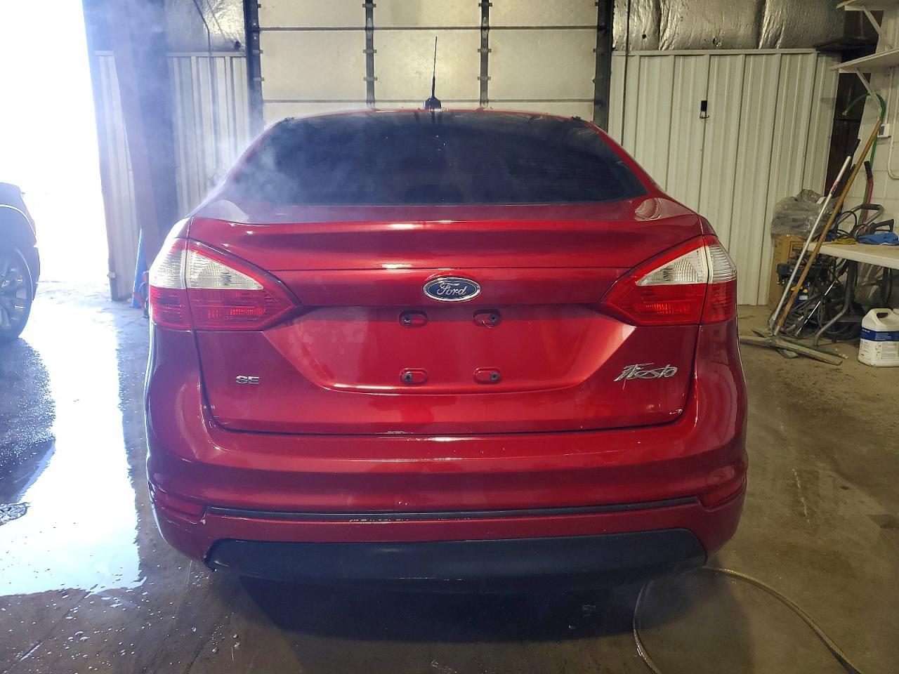 2014 Ford Fiesta Se - Фото 6