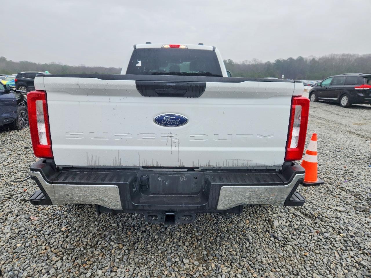 2024 Ford F350 Super Duty - Фото 6