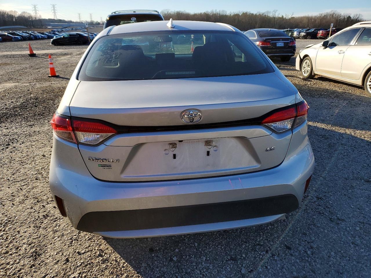 2022 Toyota Corolla Le - Image 6